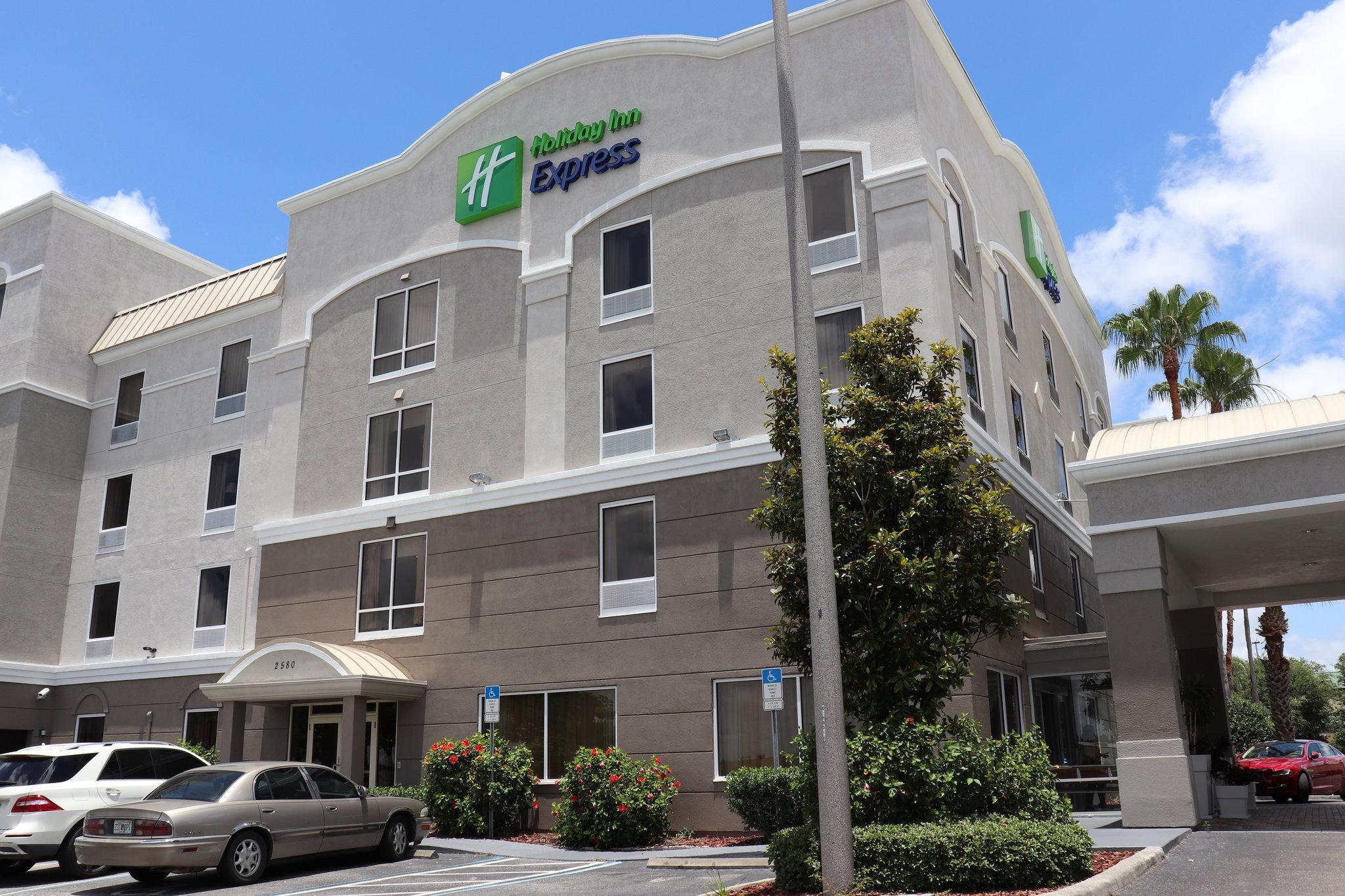 Holiday Inn Express Hotel & Suites Clearwater Us 19 North, An Ihg Hotel Exterior foto